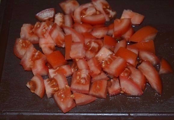  Салат с курицей, овощами и кунжутом